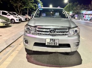 Xe Toyota Fortuner 2.7V 4x4 AT 2011