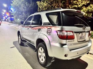 Xe Toyota Fortuner 2.7V 4x4 AT 2011