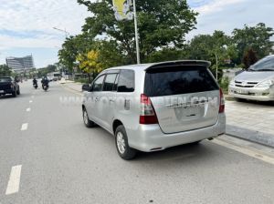 Xe Toyota Innova J 2009