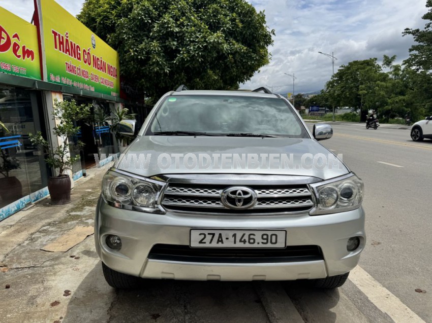 Toyota Fortuner 2.7V 4x4 AT