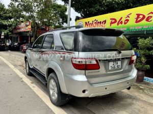 Xe Toyota Fortuner 2.7V 4x4 AT 2011