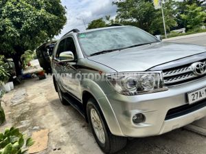 Xe Toyota Fortuner 2.7V 4x4 AT 2011