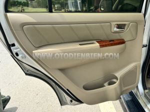 Xe Toyota Fortuner 2.7V 4x4 AT 2011