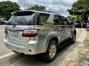Xe Toyota Fortuner 2.7V 4x4 AT 2011